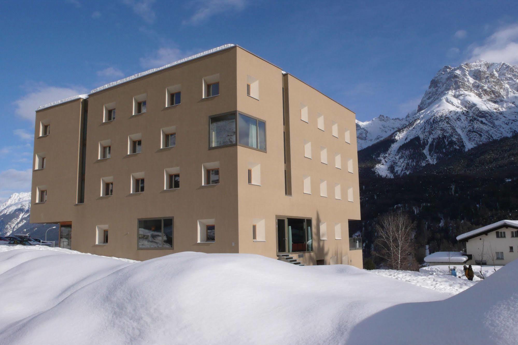 Scuol Youth Hostel מראה חיצוני תמונה