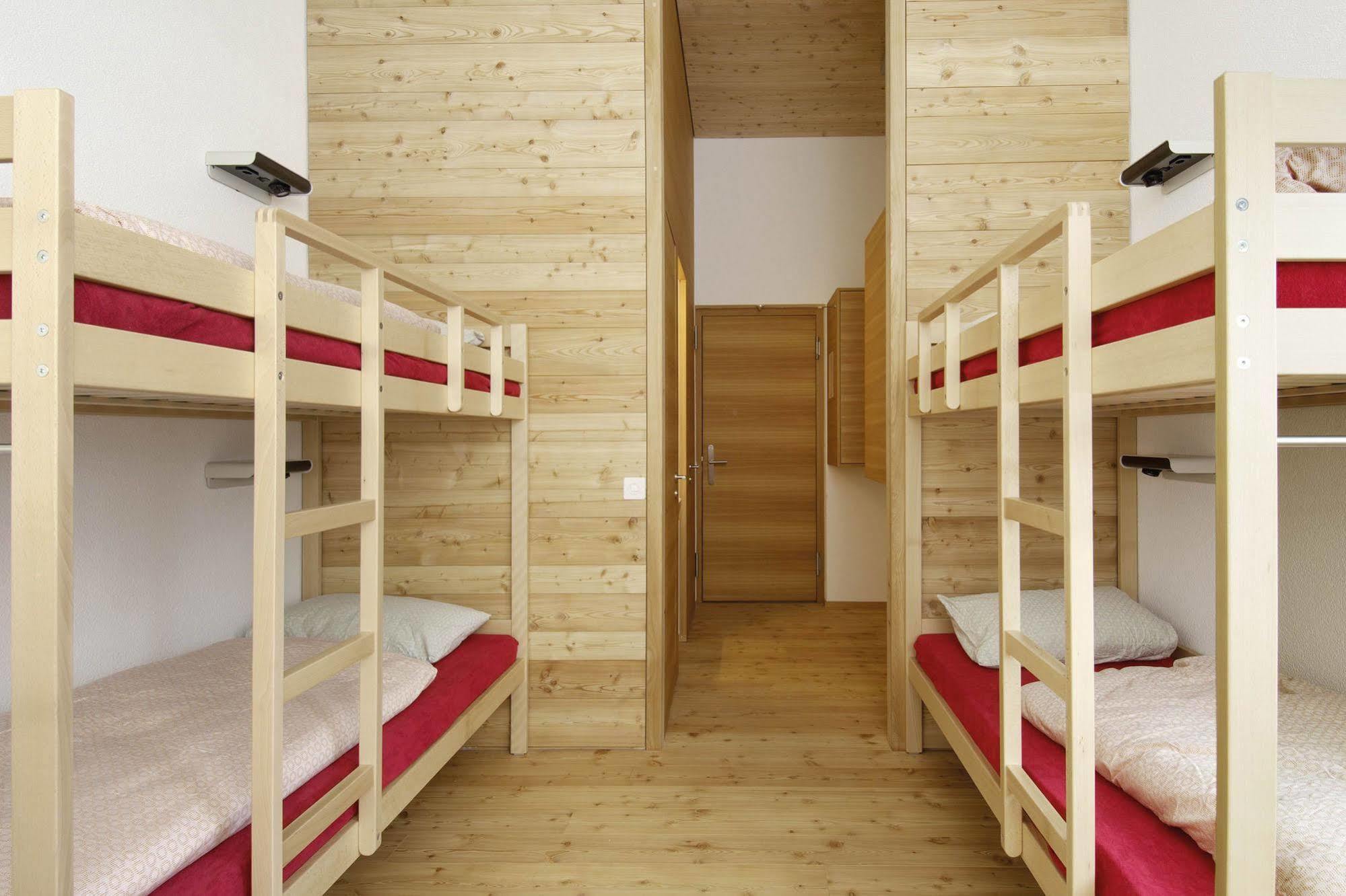Scuol Youth Hostel מראה חיצוני תמונה