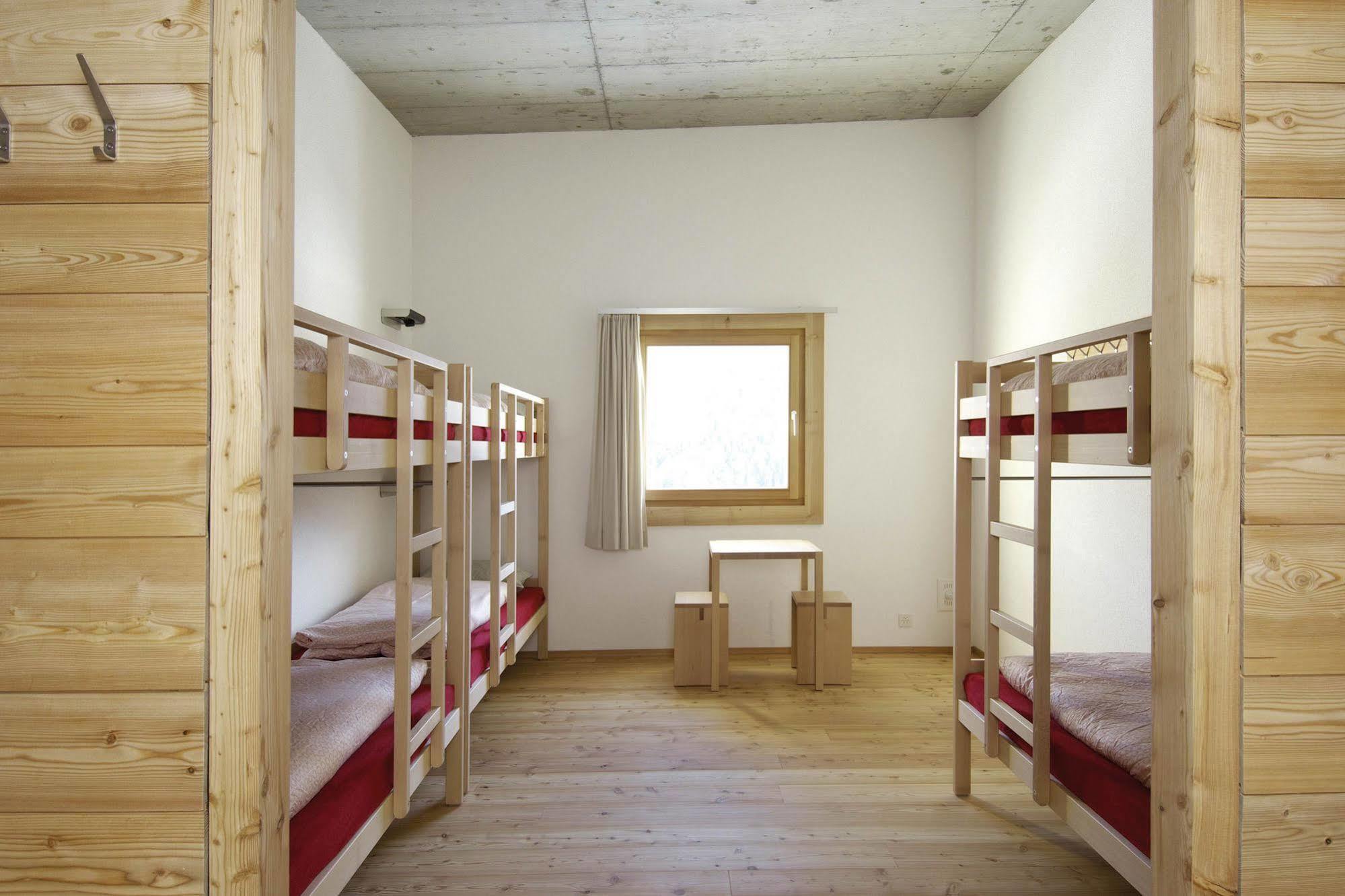 Scuol Youth Hostel מראה חיצוני תמונה