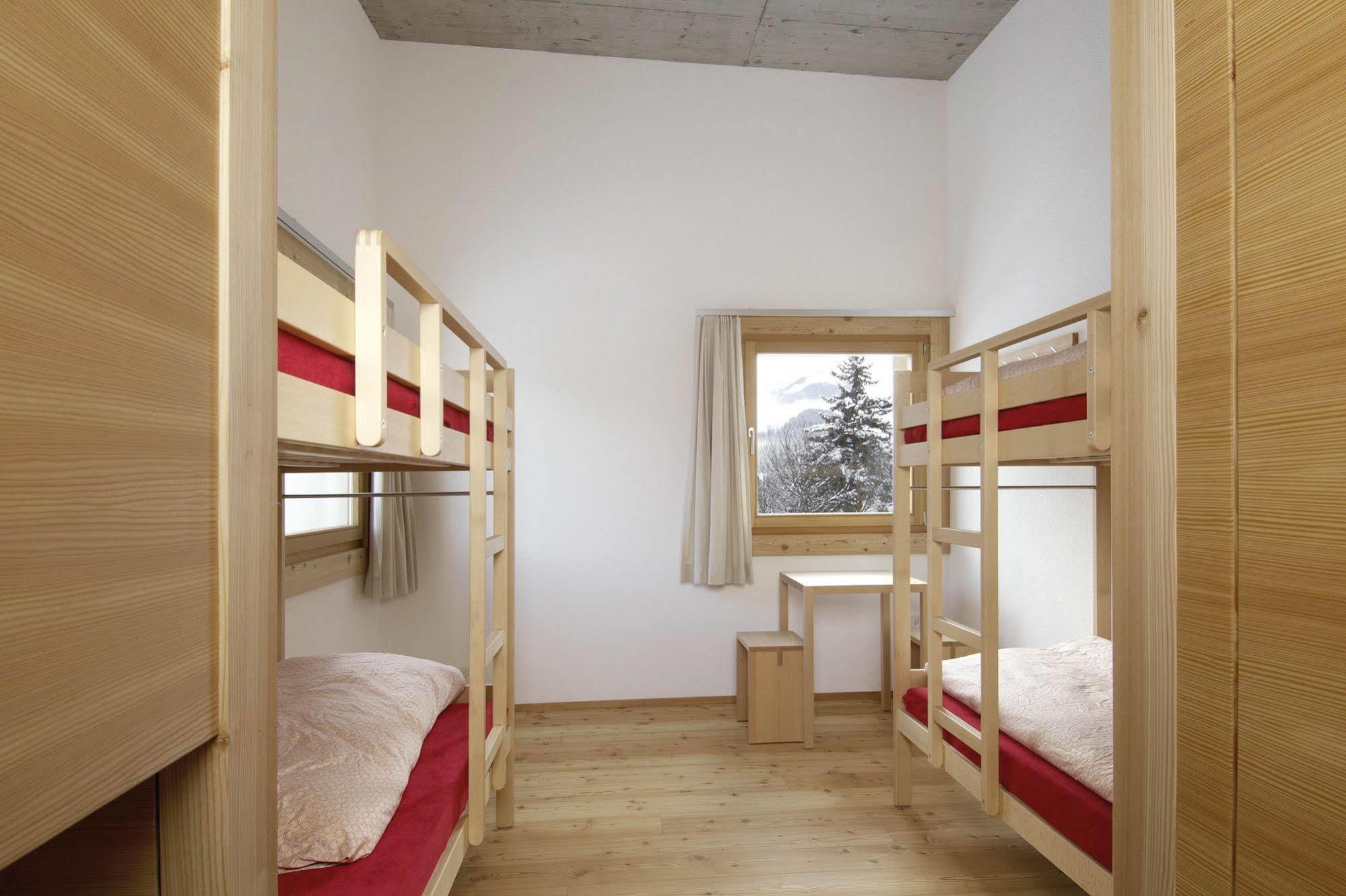 Scuol Youth Hostel מראה חיצוני תמונה